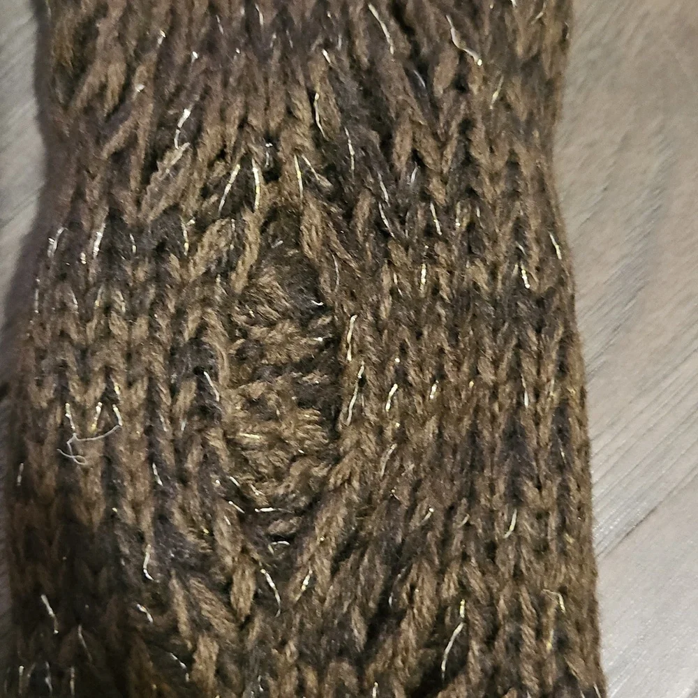 Elegant Multicolor Knit Scarf